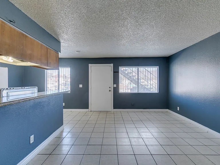 1641 N Lamont St #C — Photo 11