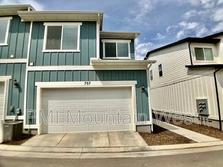 707 S Miller Ave — Photo 3