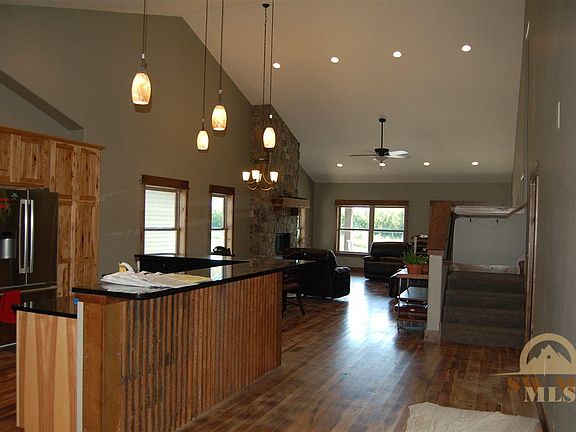 3rd image of 564 Clifden Dr.