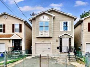 45 Hobson St, Newark, NJ 07112