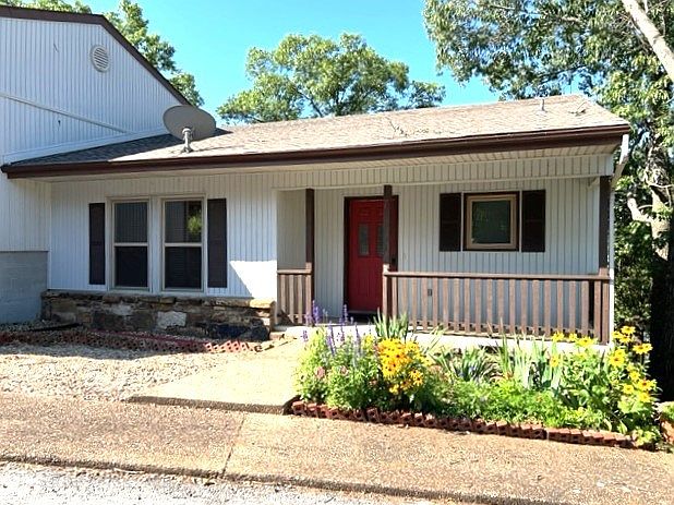 1st image of 7 Connie Ln