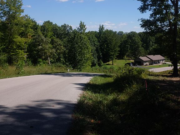 5th image of 29 Hollywood Lot Dr