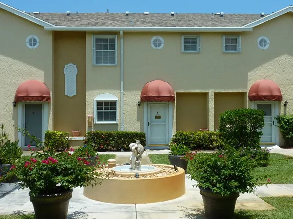 209 Waterside Dr, Hypoluxo, FL 33462