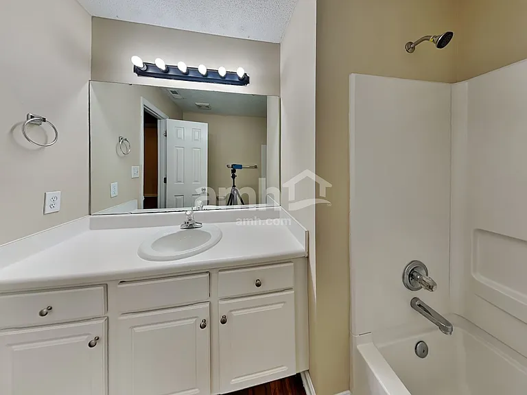 506 Westminster Dr — Photo 14