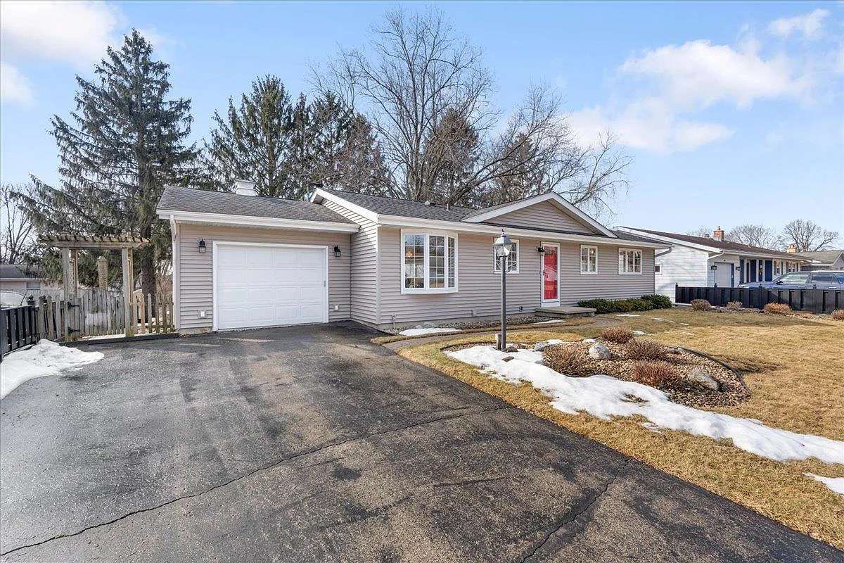 5013 Camilla Road photo 1