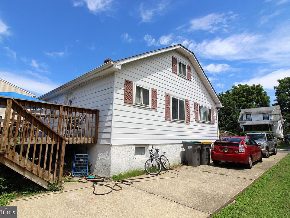 2nd image of 8 Laurel Ave