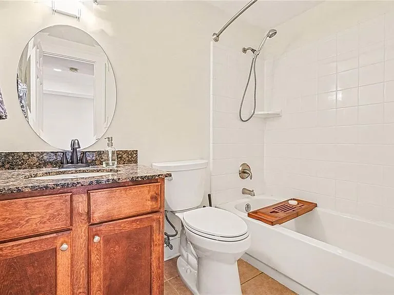 2855 Peachtree Rd NE #201 — Photo 12