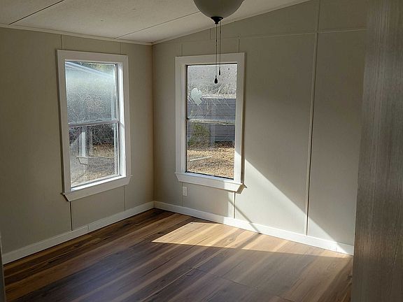 3rd image of 208 Hucks Way Unit 44