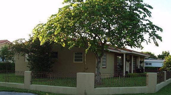 Rod-Iron surrounding entire property