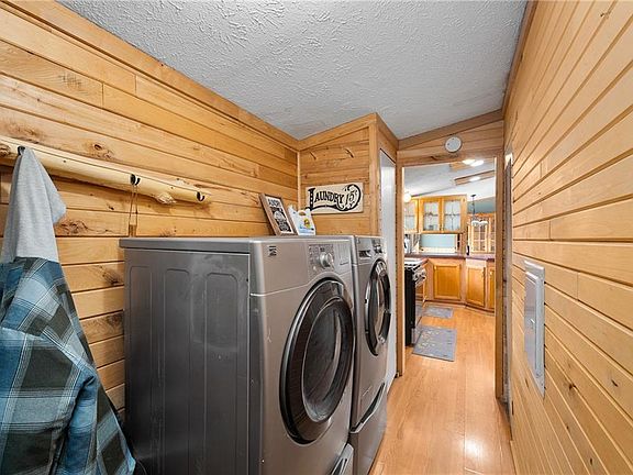 4th image of 1102 Whitetail Street