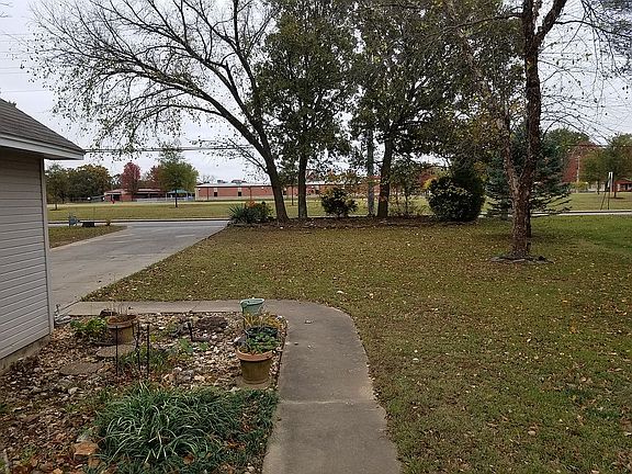 4th image of 520 Tiger Blvd
