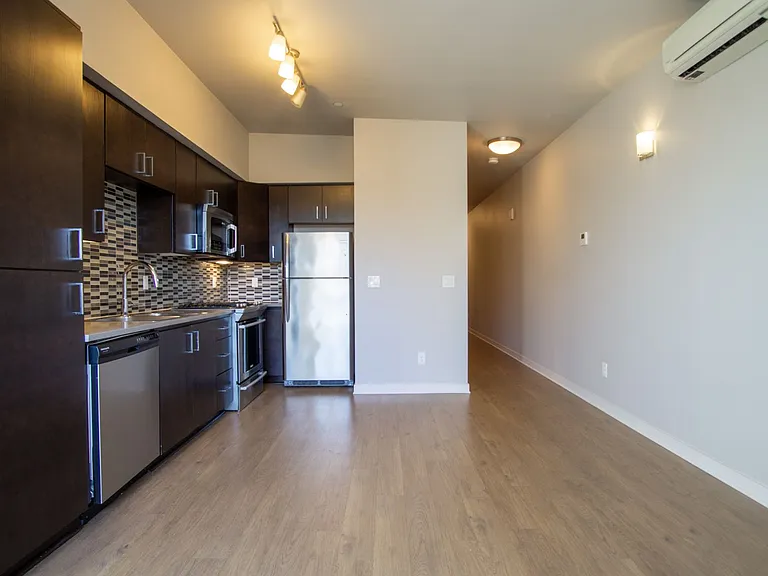 2250 NE Glisan St #407 — Photo 2