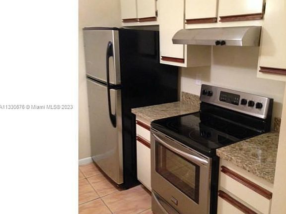 5th image of 18220 Mediterranean Blvd #818