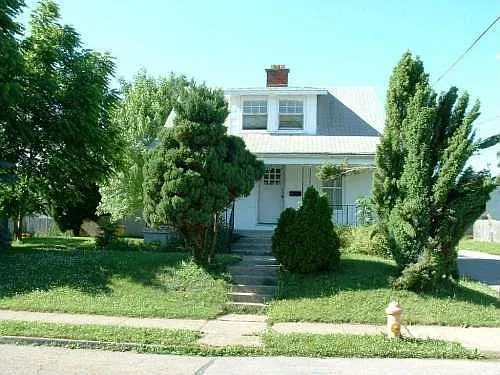634 Siebert St photo 1