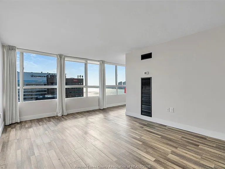75 Riverside Dr E #1902 — Photo 11