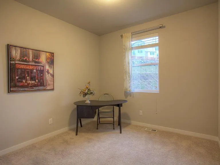 1399 NE Hickory Ln — Photo 13