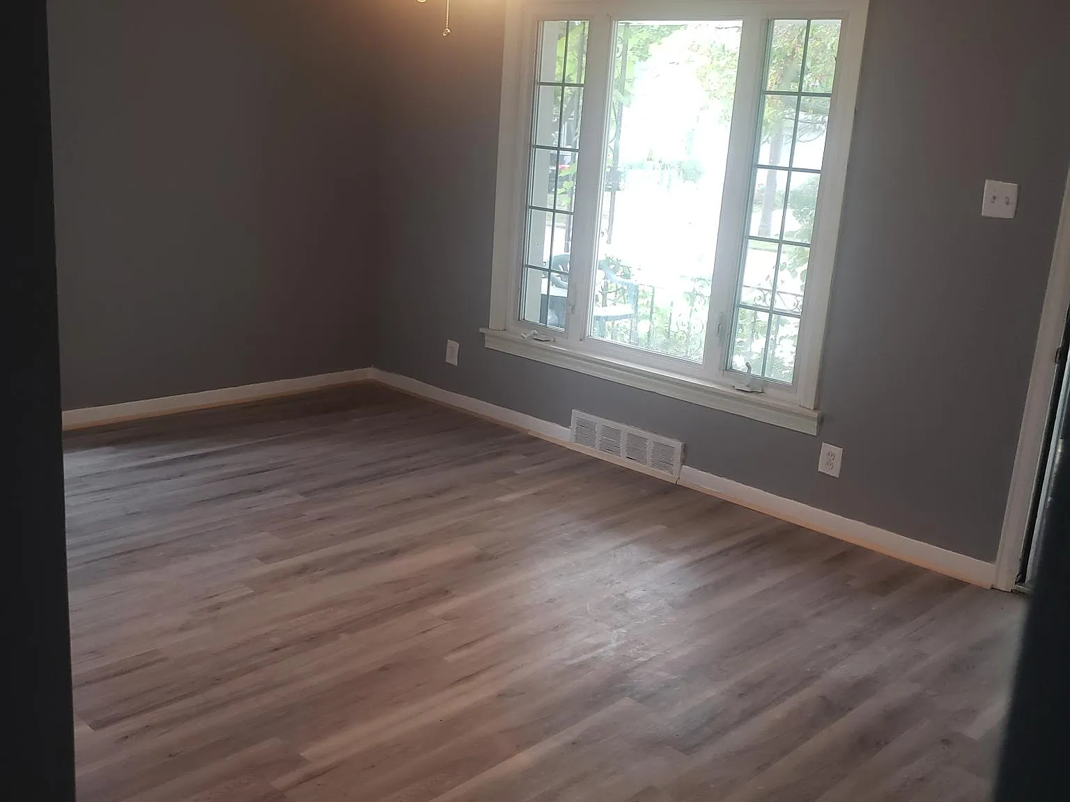 3 bed, 1067 sqft, $1,490 — Photo 4