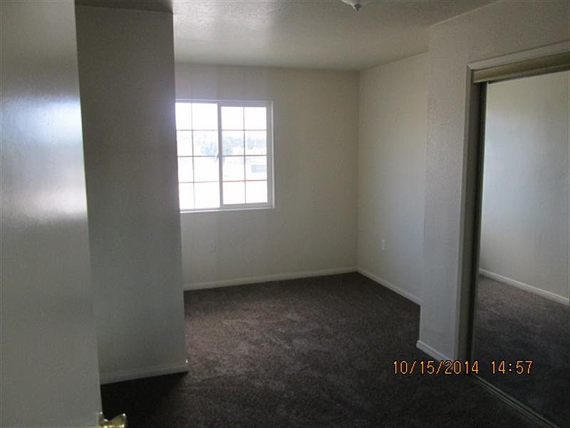 2nd image of 1213 E Leigh Ct
