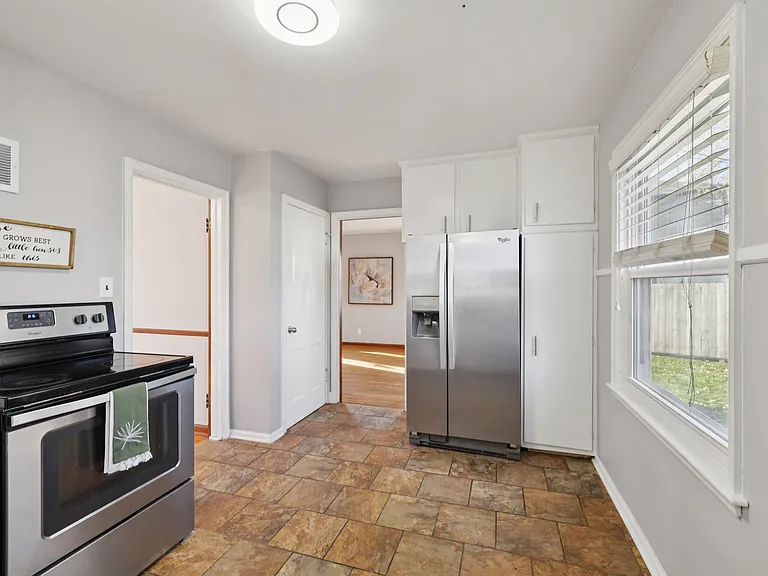 1010 SW Kenworthy Dr — Photo 9