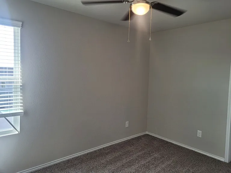 271 Damon Dr — Photo 7
