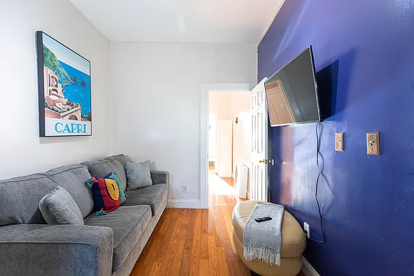 Rented by Apple Realty Group Corp | media 16