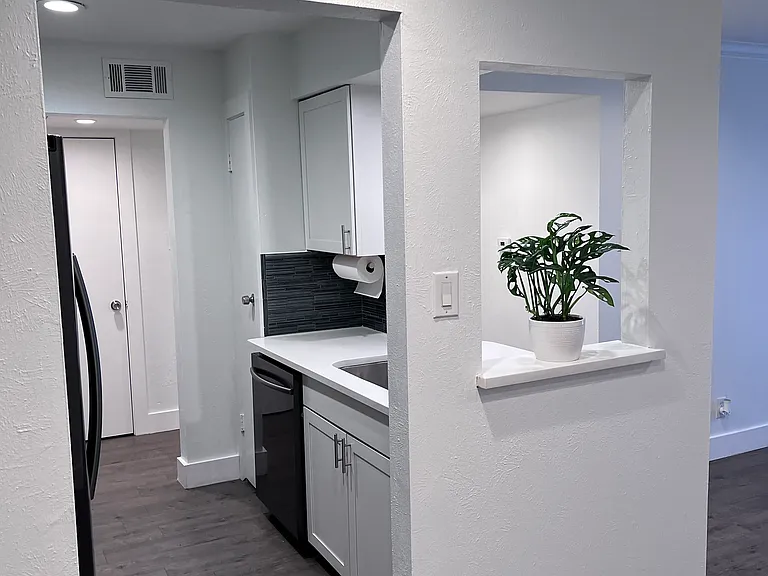 4837 Cedar Springs Rd #212 — Photo 5