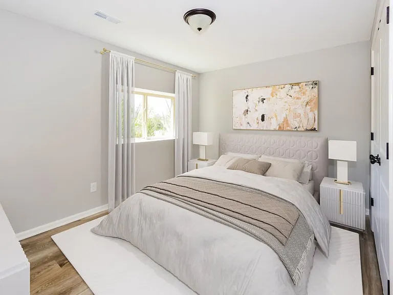 Elm Grove Luxury Rental Homes — Photo 19