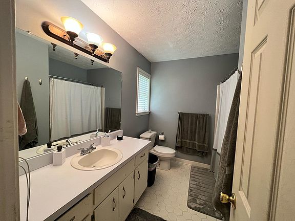3rd image of 3354 Timber Hollow Ct