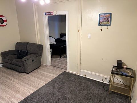 4th image of 11 Market St Floor 1
