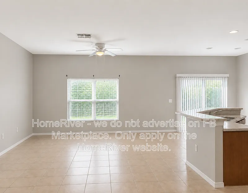 3 bed, 2.0 bath, 1515 sqft, $1,895 — Photo 2