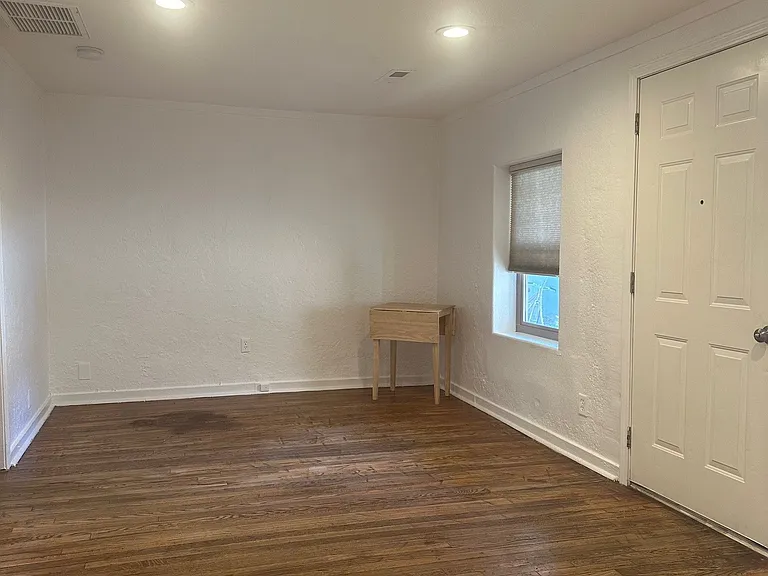 212 S Leroux St #3 — Photo 2