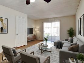 2828 E Tierra Buena Ln