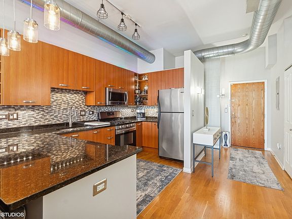 5th image of 1225 W Morse Ave APT 510