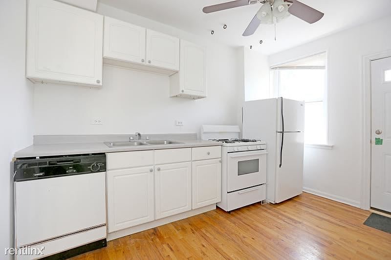 1st image of 3820 N Sheffield Ave #Unt3