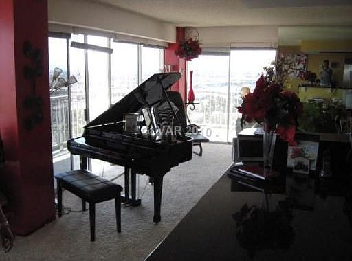 5th image of 3111 Bel Air Dr Unit 16D