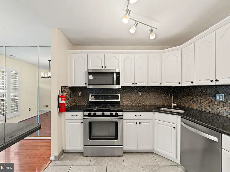 254 Steeplechase Ct — Photo 7