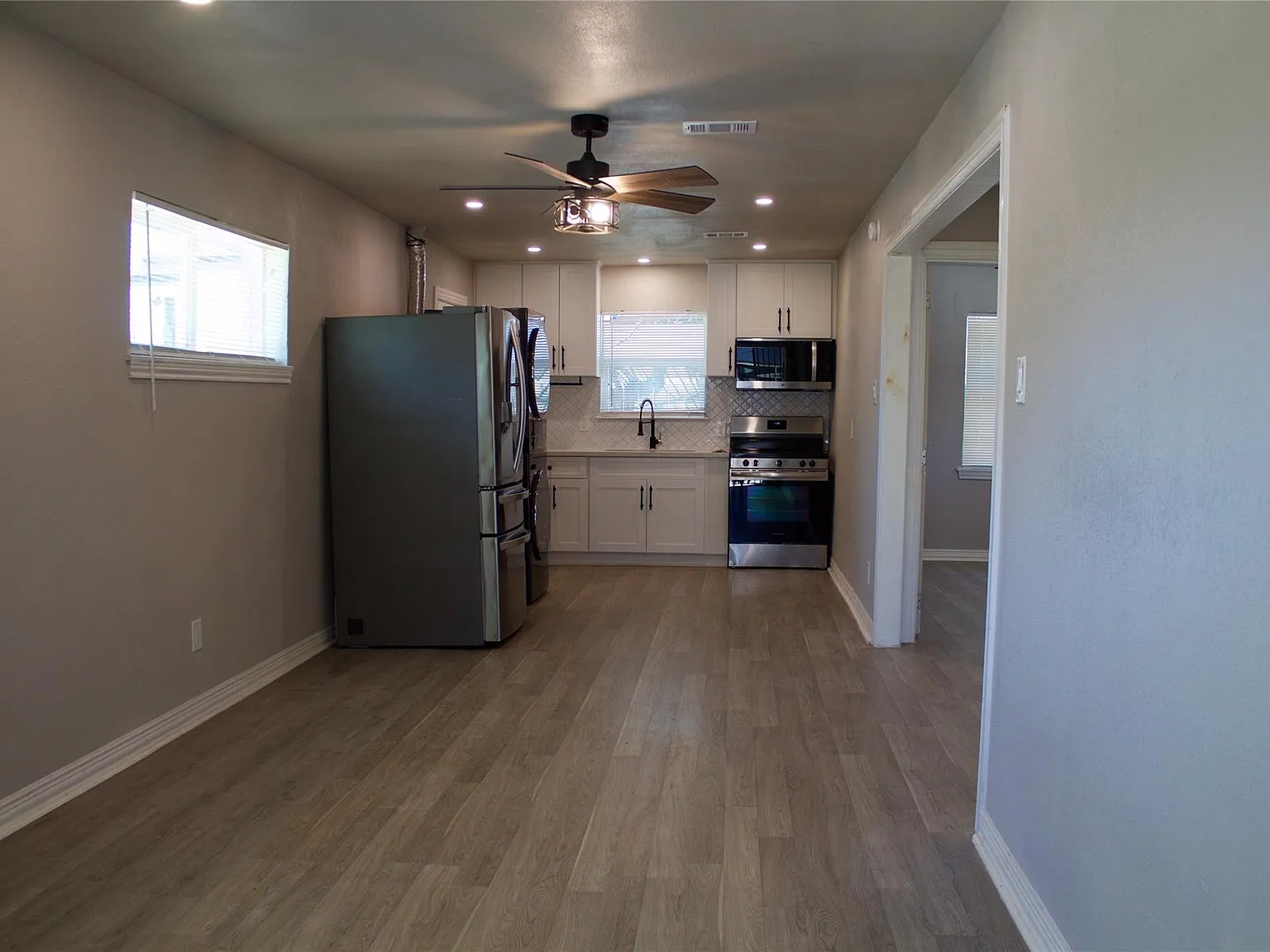 2 bed, 1.0 bath, 758 sqft, $1,500 — Photo 3