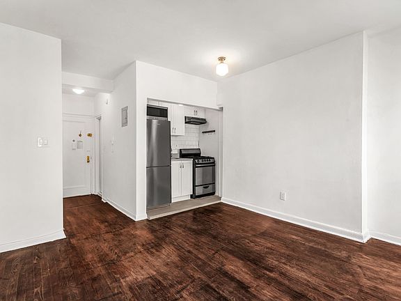 4th image of 19-21 Grove St #4A