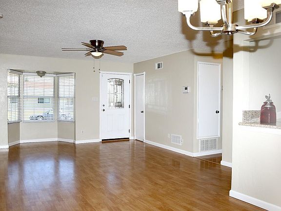 5th image of 352 Jullien Dr