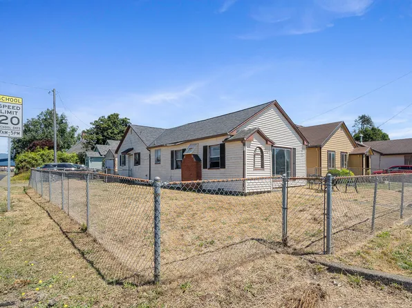 1702 10th St, Tillamook, OR 97141