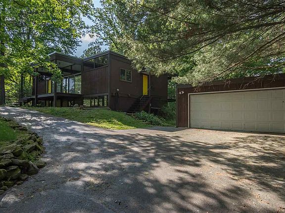 3rd image of 6875 E Trailway Dr