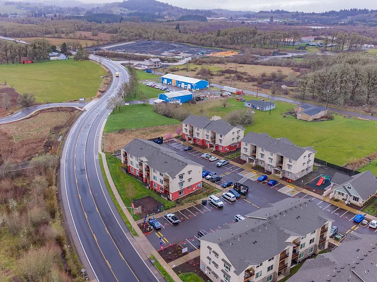 Oak Springs Apartments — Photo 65