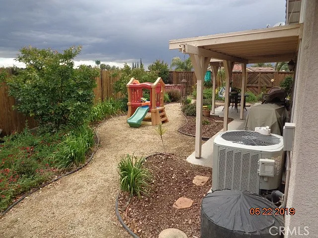 21437 Salix Ave — Photo 4