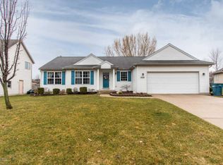 1928 Kingston Dr SE, Grand Rapids, MI 49508