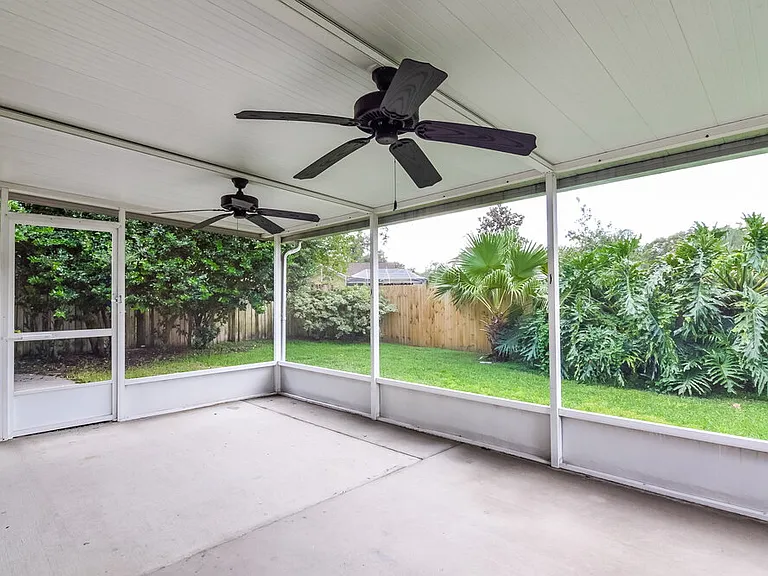 704 Sand Ridge Dr — Photo 14