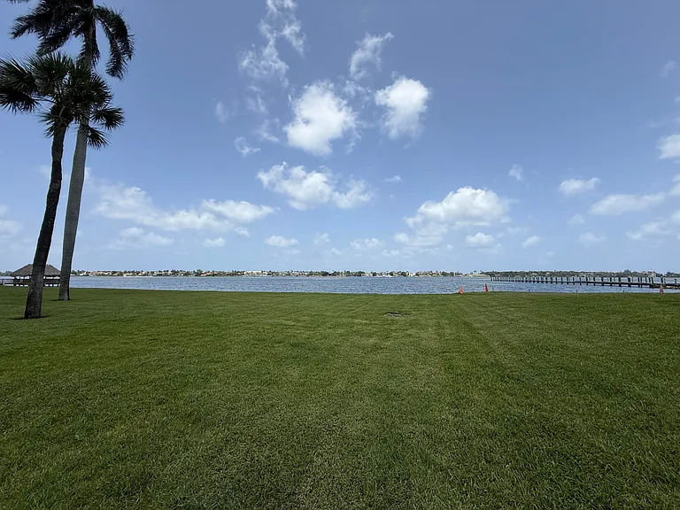 225 N Lakeshore Dr — Photo 86