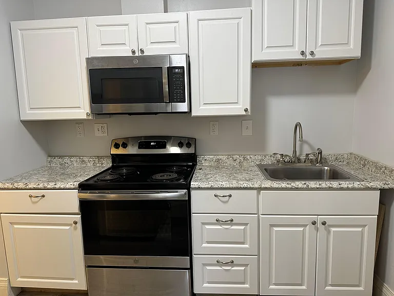 20 Adams St #3 — Photo 1