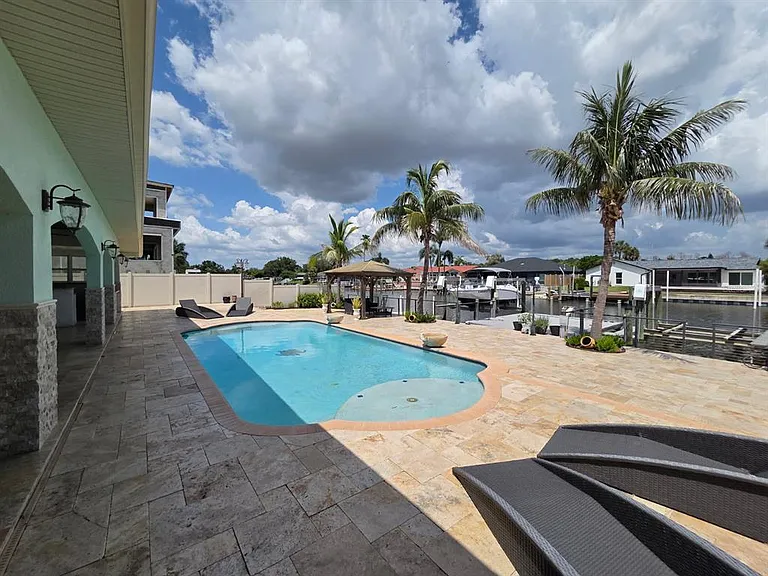 3927 E Eden Roc Cir — Photo 32