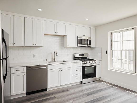 4th image of 1151 Horn Ave #1