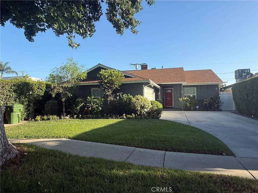 3 bed, 1560 sqft, $5,250 — Photo 2
